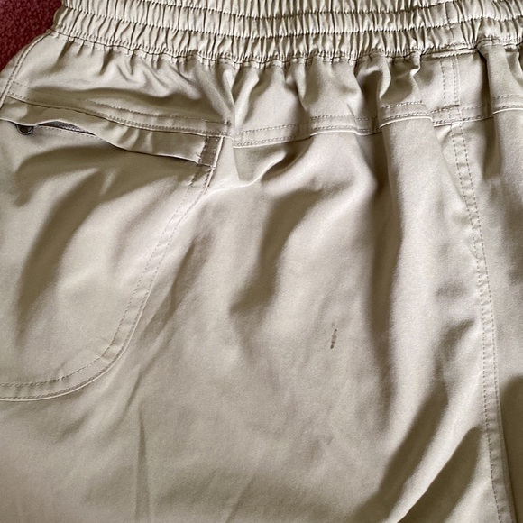 Alpine Design Outdoor adventure gear shorts. Size medium - Picture 4 of 6